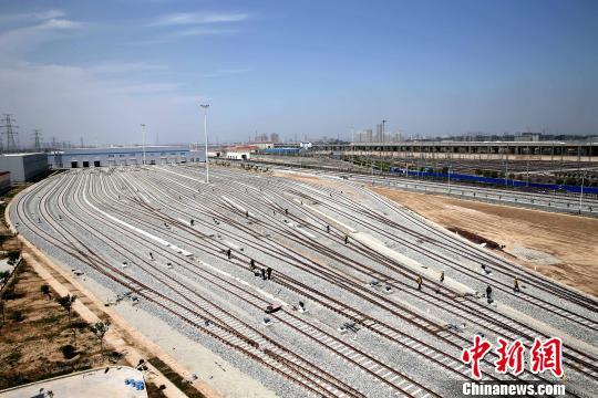 圖為俯瞰基地?！堖h 攝